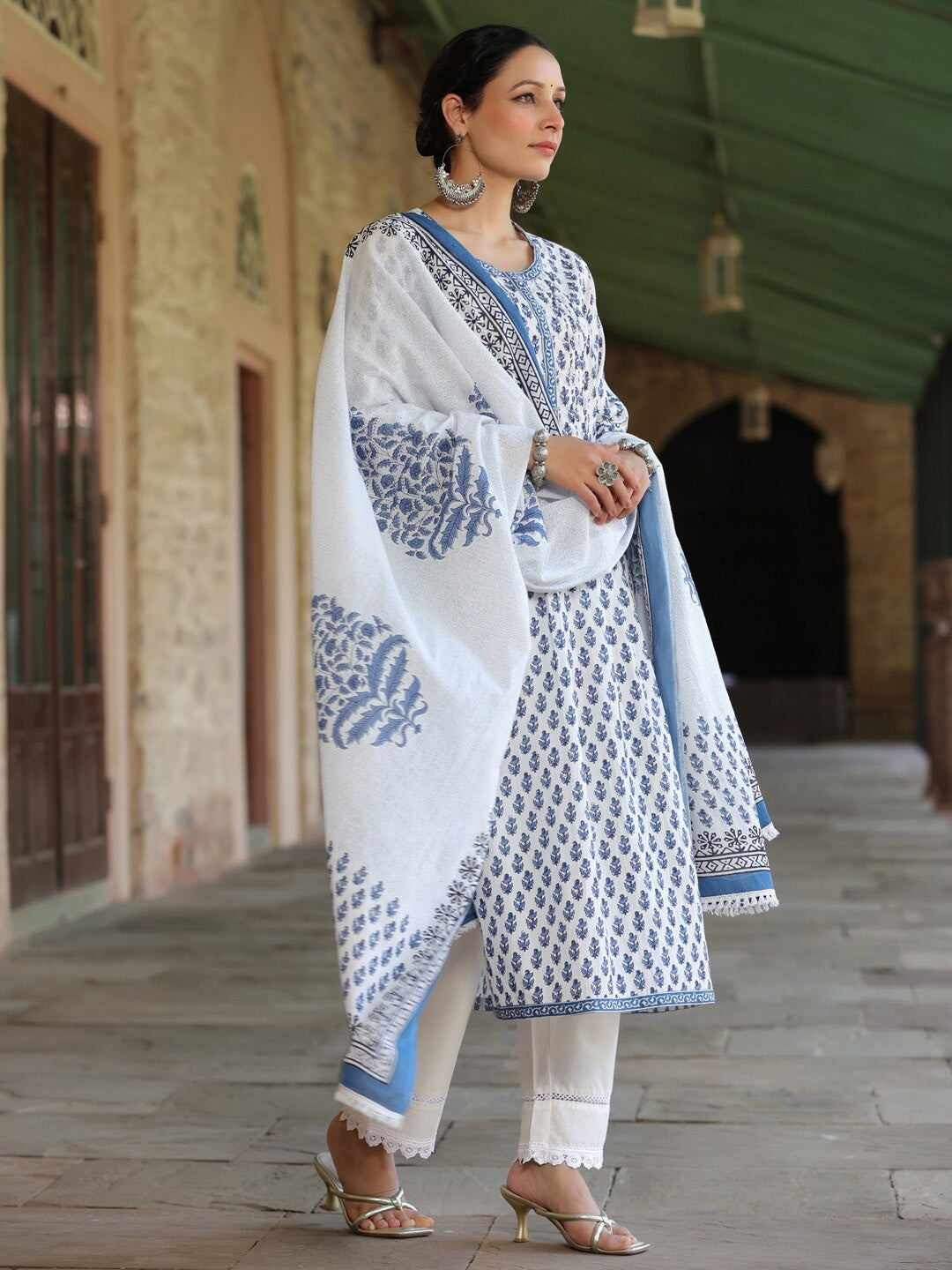 Ethnic Motifs Printed Regular Pure Cotton Kurta with Trousers & Dupatta