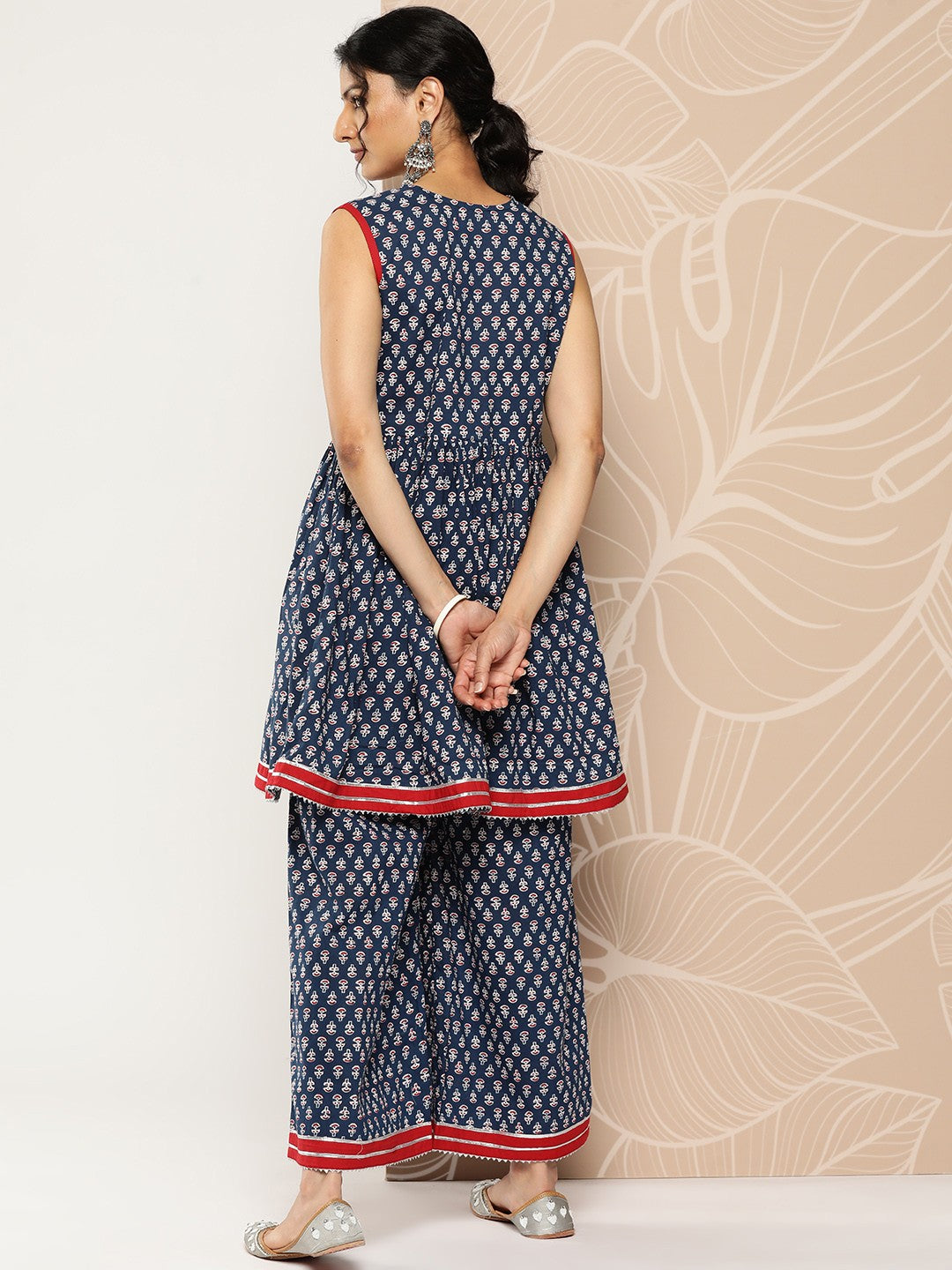 Women Ethnic Motifs Printed Pleated Kurti with Palazzos