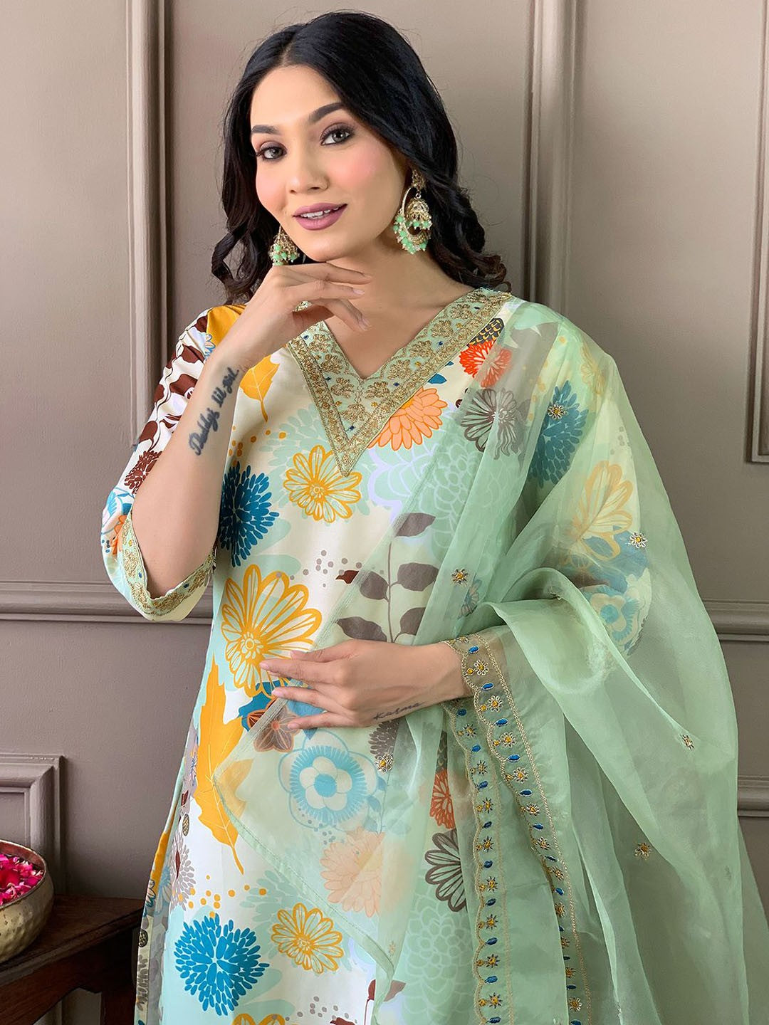 Floral Printed Regular Zari Kurta ,Trousers & Dupatta