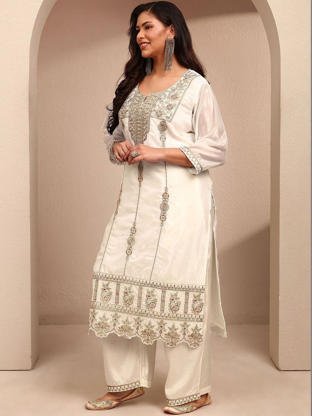 Plus Size Women Ethnic Motifs Embroidered Kurta Suit Set