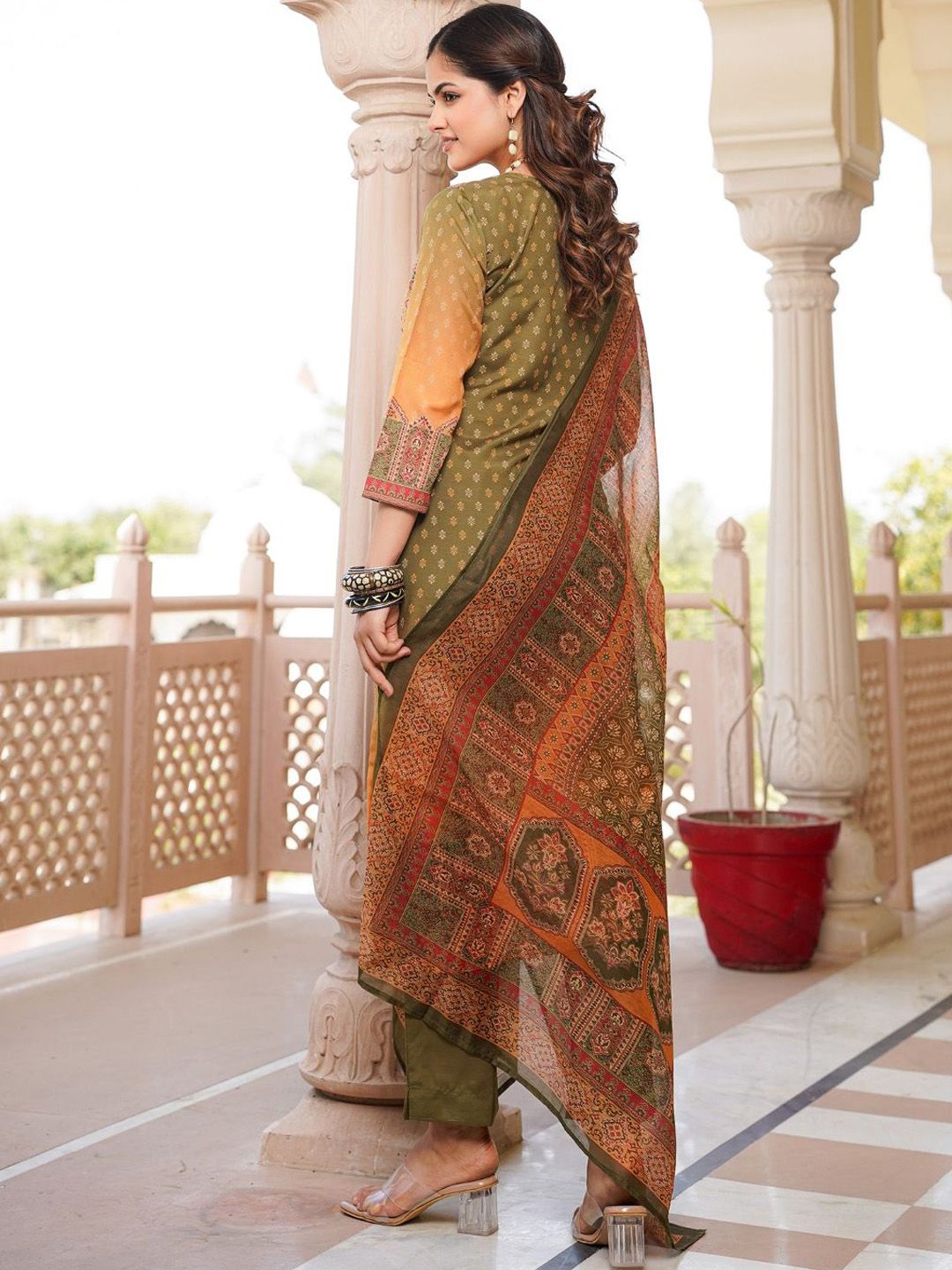 Women Ethnic Motifs Printed Regular Kurta with Trousers & With Dupatta