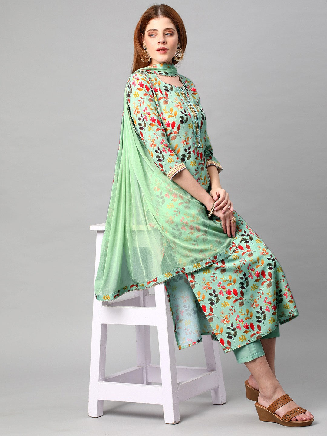 Women Floral Printed Kurta With Trousers & Dupatta