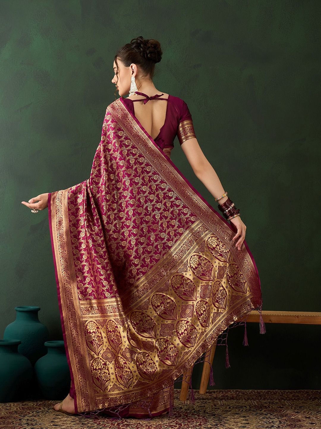 Woven Design Saree With Blouse Piece