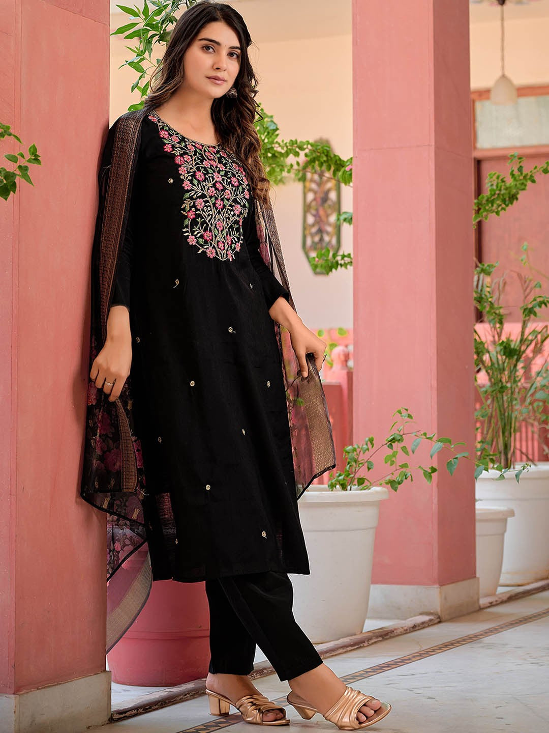 Floral Embroidered Beads and Stones Chanderi Cotton Kurta with Trousers & Dupatta