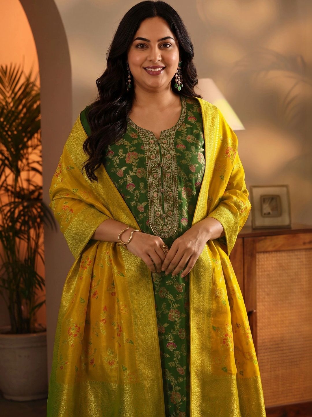 Women Ethnic Motifs Embroidered Regular Kurta with Trousers & With Dupatta