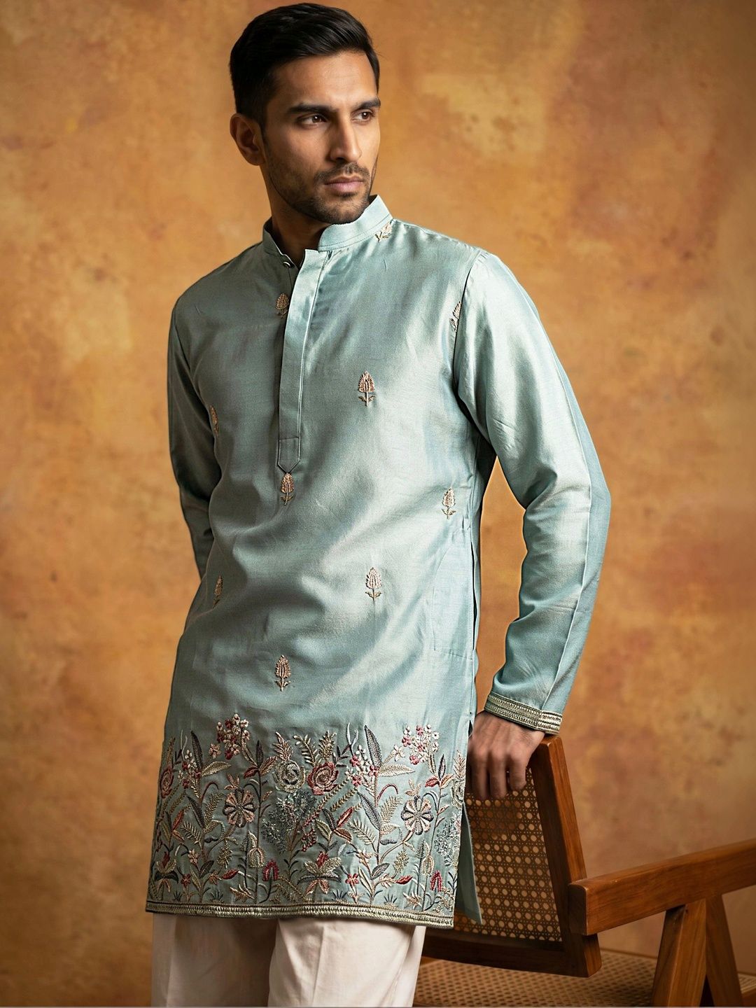 Men Embroidered Thread Work Short Kurta