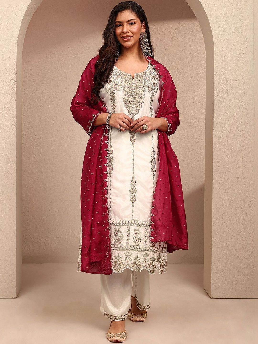Plus Size Women Ethnic Motifs Embroidered Kurta Suit Set