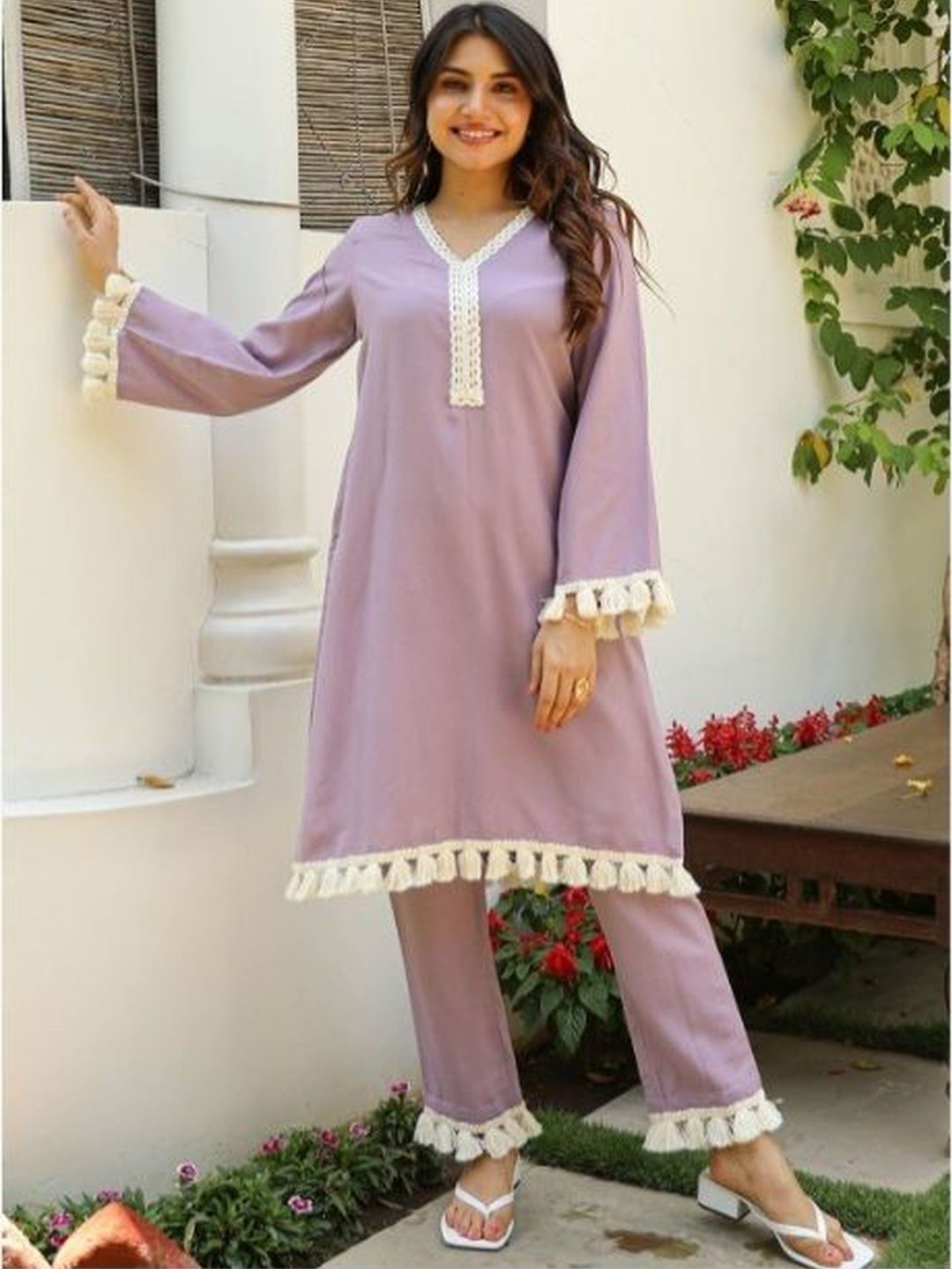 Women Regular Thread Work Kurta with Trousers
