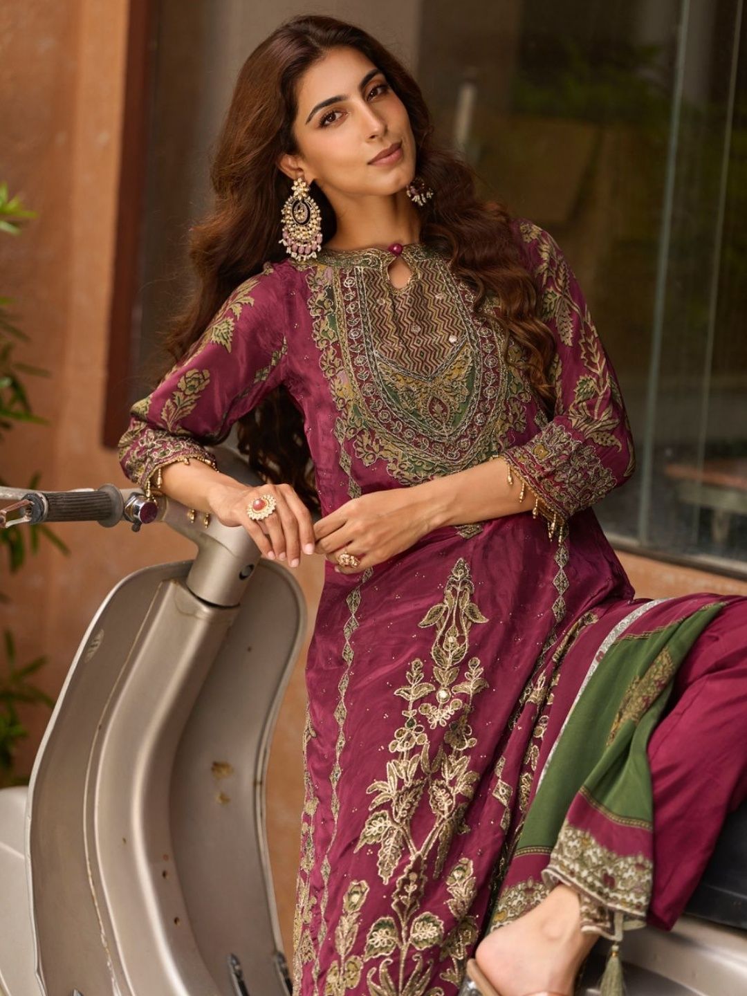 Women Ethnic Motifs Embroidered Regular Thread Work Silk Crepe Kurta with Trousers & With