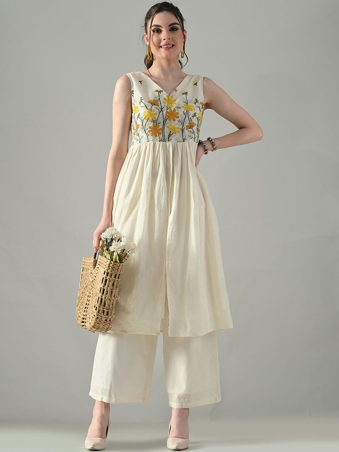 Women Floral Yoke Design Empire Thread Work Pure Cotton Kurta With Palazzo