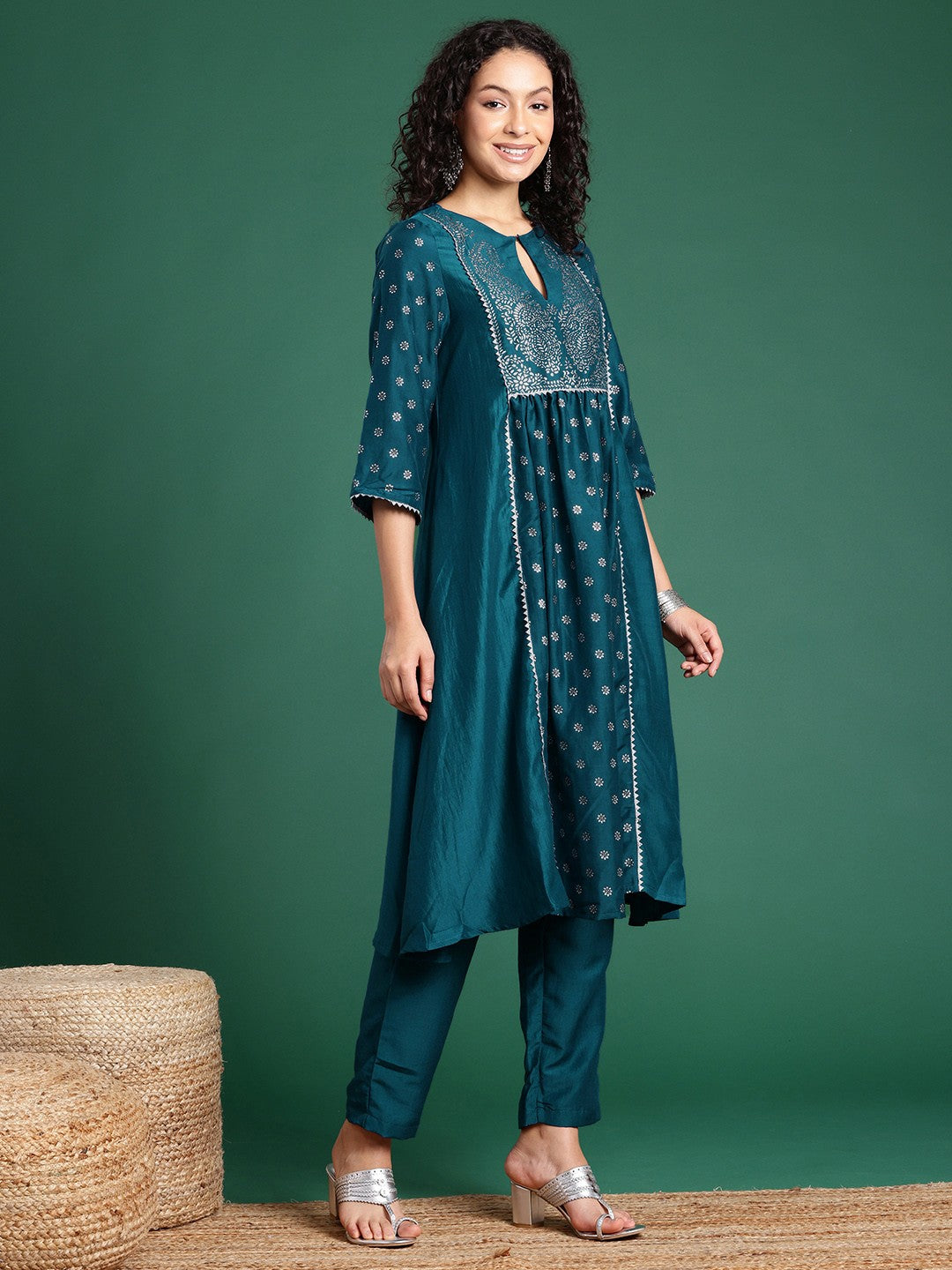 Ethnic Motifs Foil Printed Regular Gotta Patti Kurta with Trousers