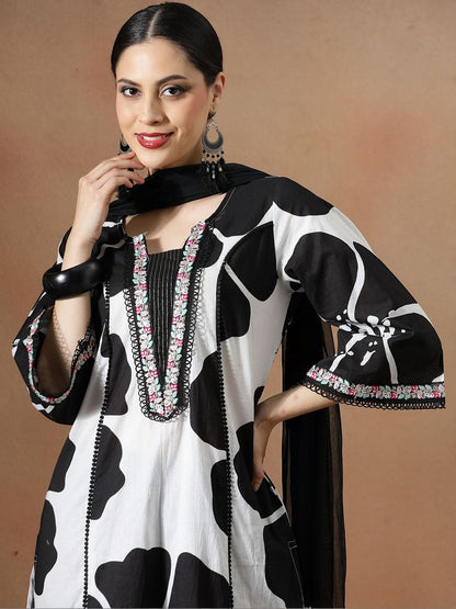 Embroidered Pure Cotton Round Neck Kurta & Trousers Kurta Sets