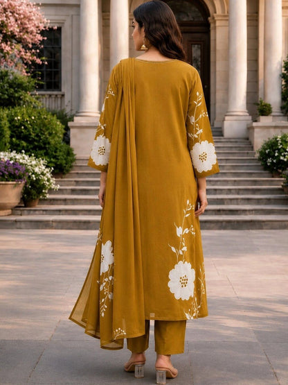 Women Floral Printed Regular Kurta with Trousers & With Dupatta