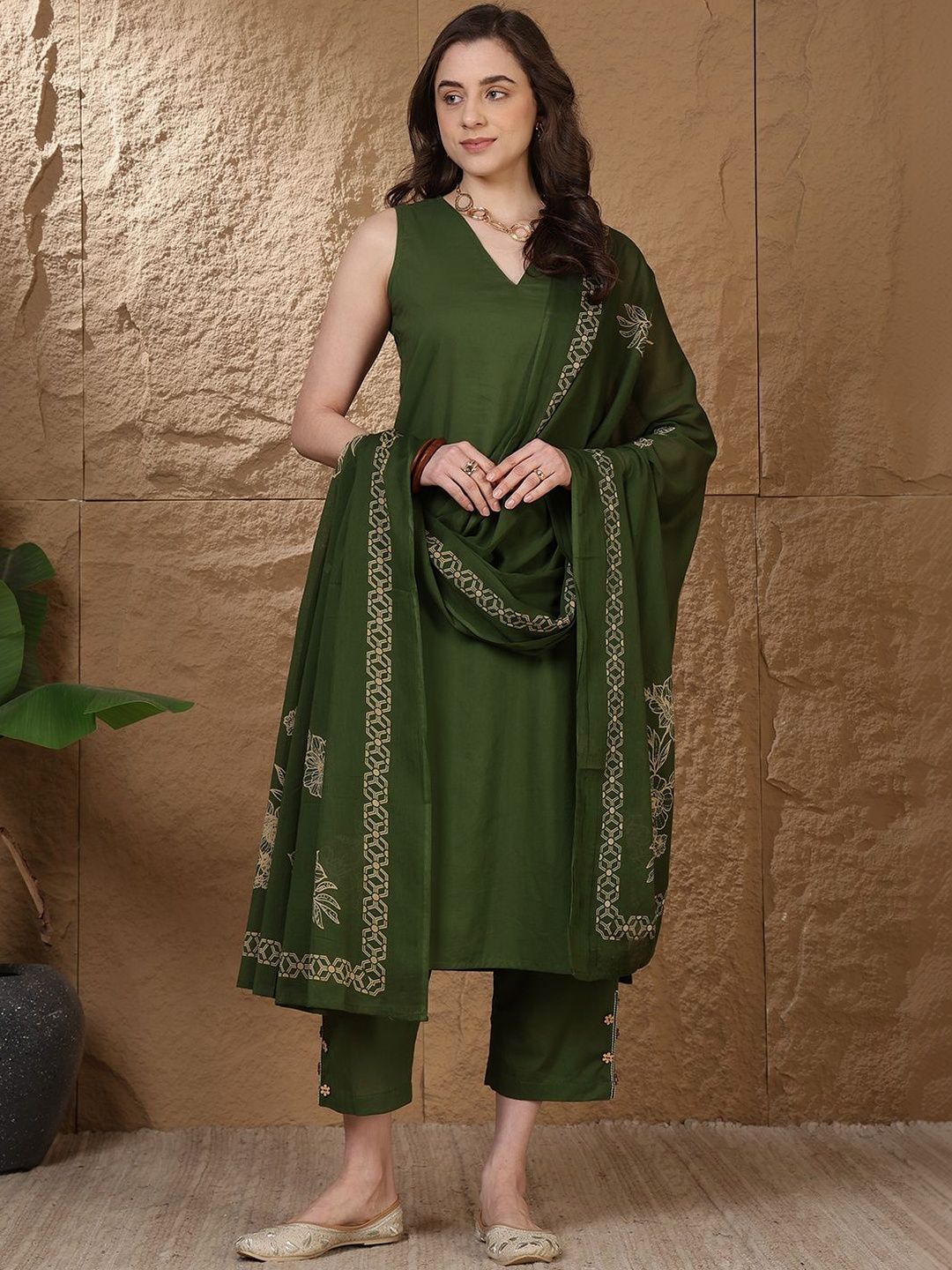 Women Ethnic Motifs Regular Thread Work Pure Cotton Kurta with Trousers & With Dupatta