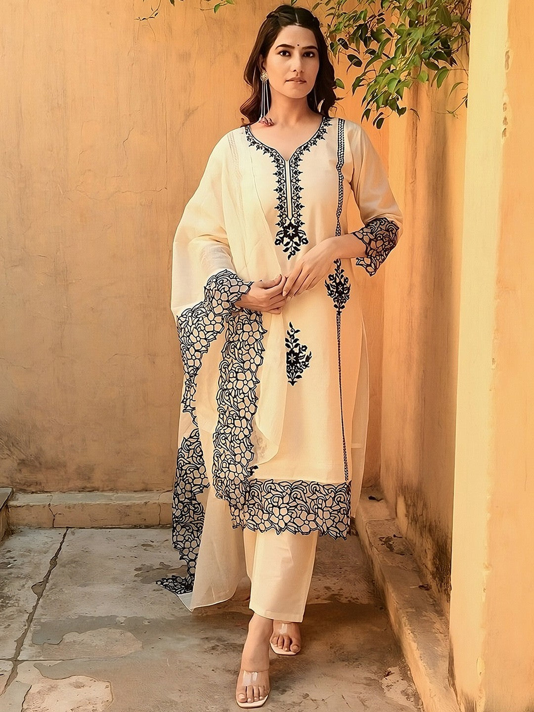 Ethnic Motifs Embroidered Kurta & Trousers With Dupatta