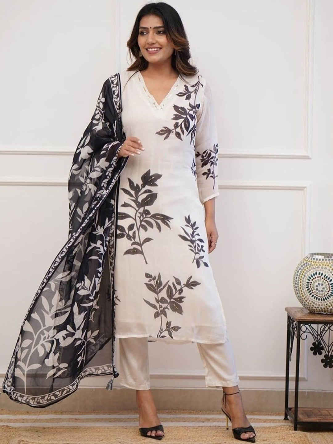 Floral Printed Thread Work V-Neck Straight Kurta With Trousers & Dupatta