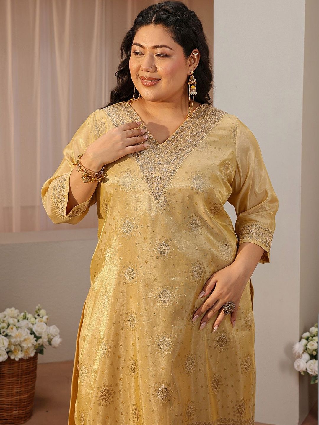 Plus Size Women Ethnic Motifs Kurta with Trousers & Dupatta