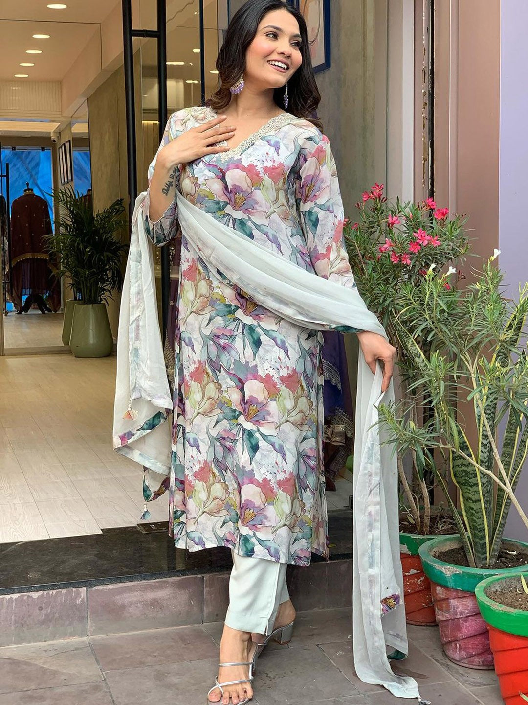 Floral Printed Kurta & Trousers With Dupatta