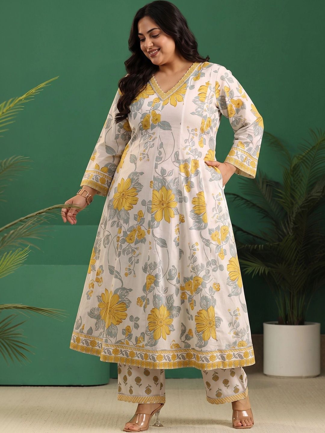 Women Floral Printed Regular Kurta with Palazzos & With Dupatta