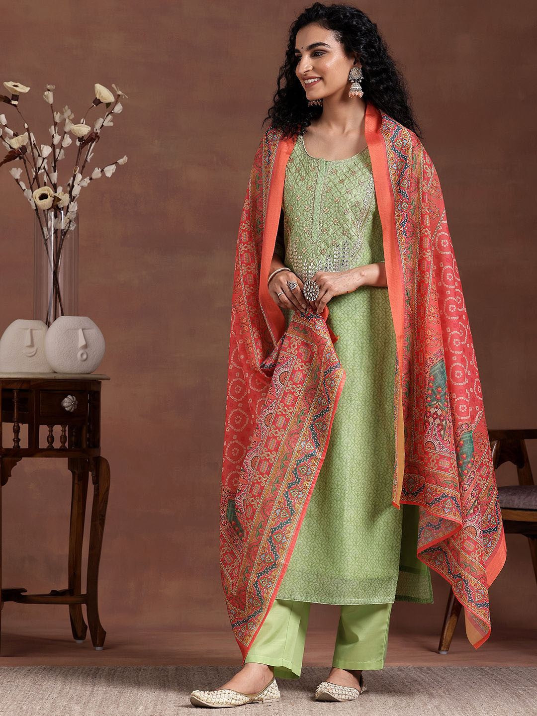 Women Ethnic Motifs Printed Regular Kurta with Trousers & With Dupatta