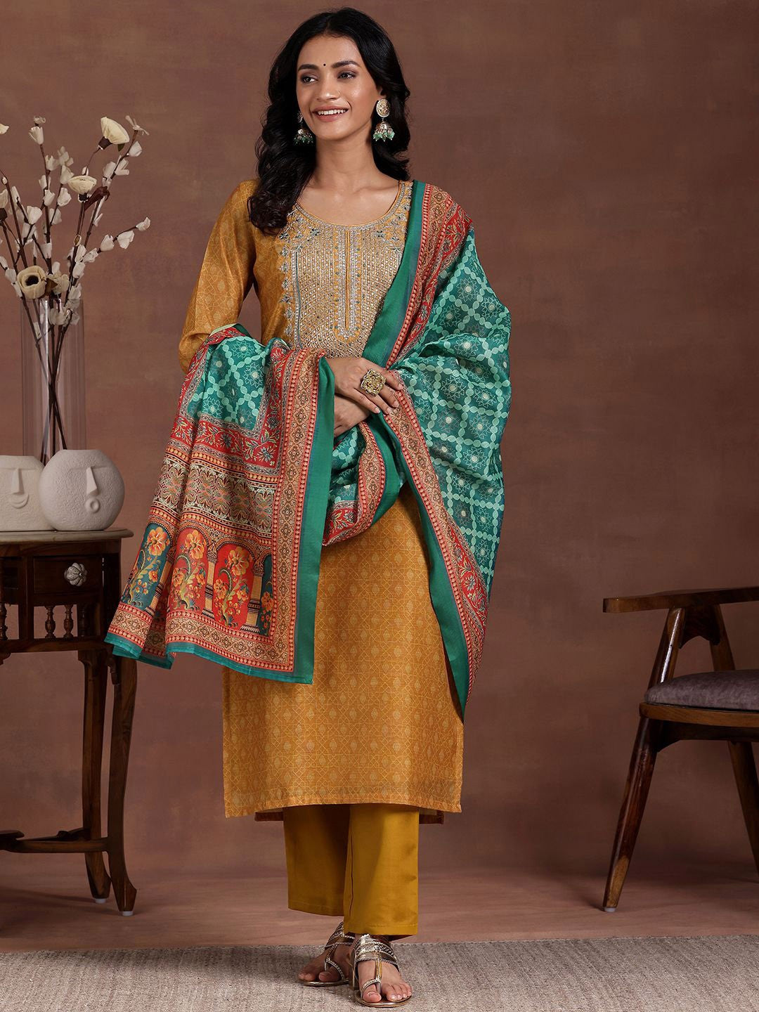 Women Ethnic Motifs Printed Regular Kurta with Trousers & With Dupatta