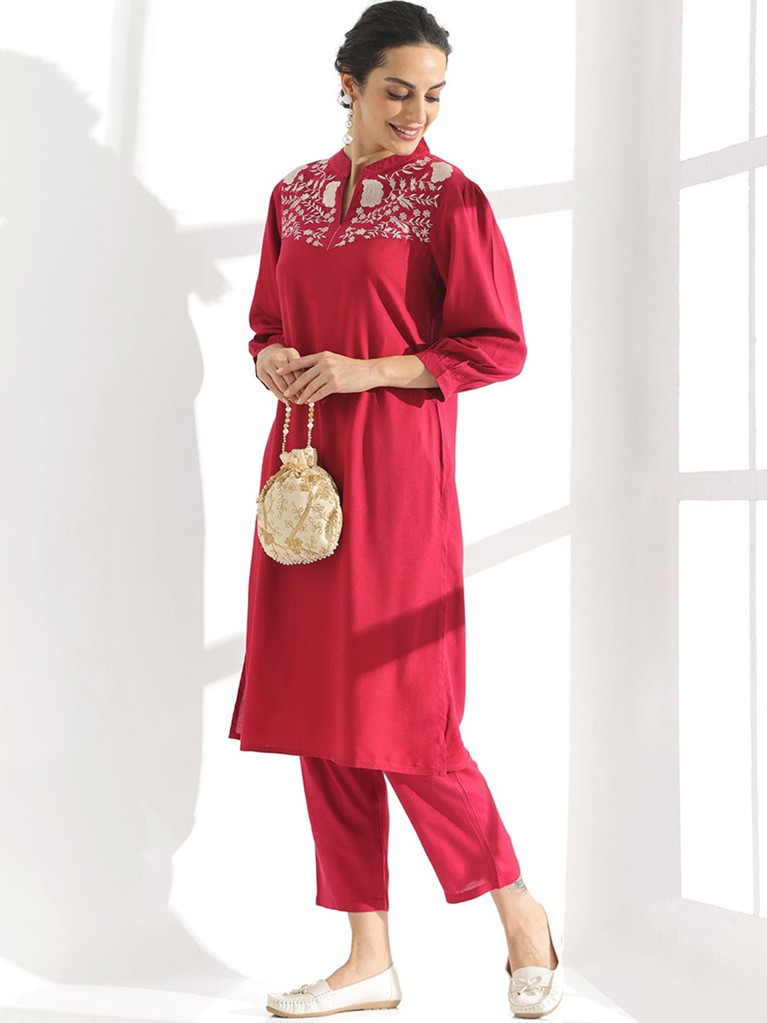 Fuchsia Floral Yoke Design Thread Work Detailed Straight Kurta With Trouser