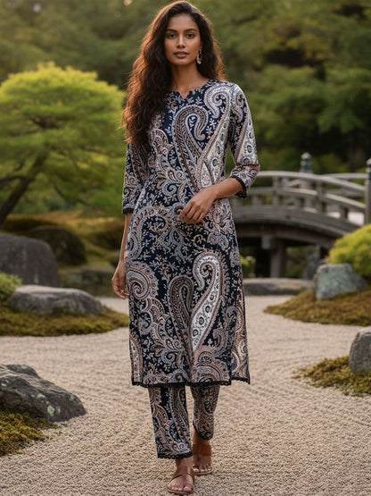 Women Paisley Printed Regular Kurta with Trousers