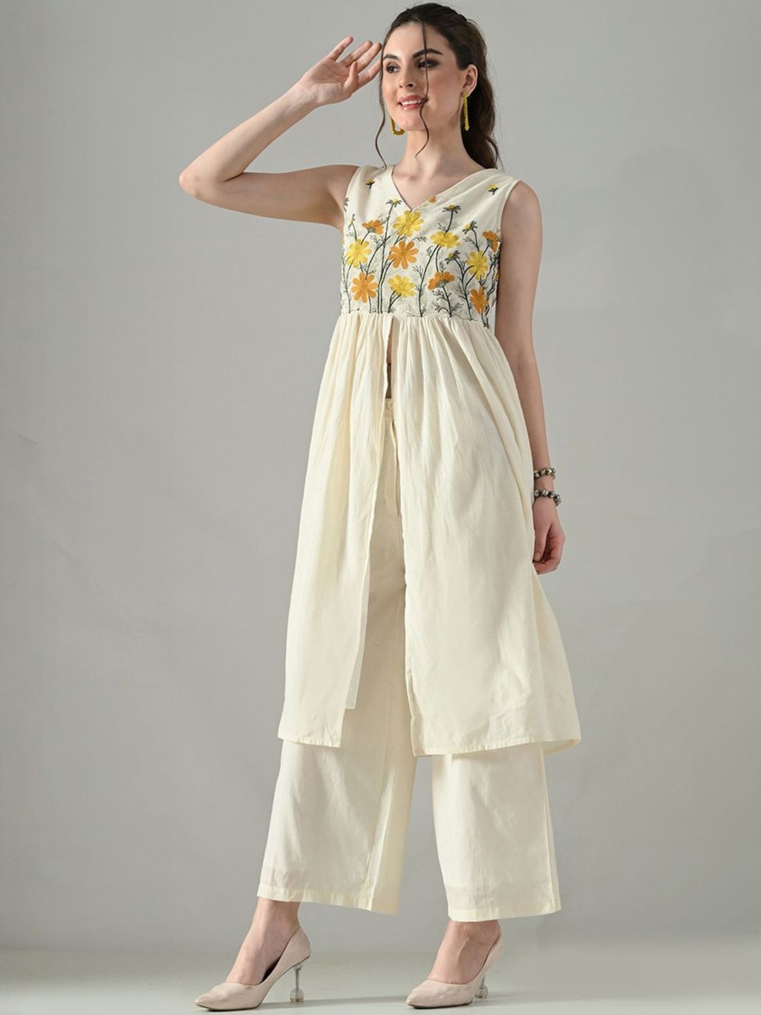 Women Floral Yoke Design Empire Thread Work Pure Cotton Kurta With Palazzo