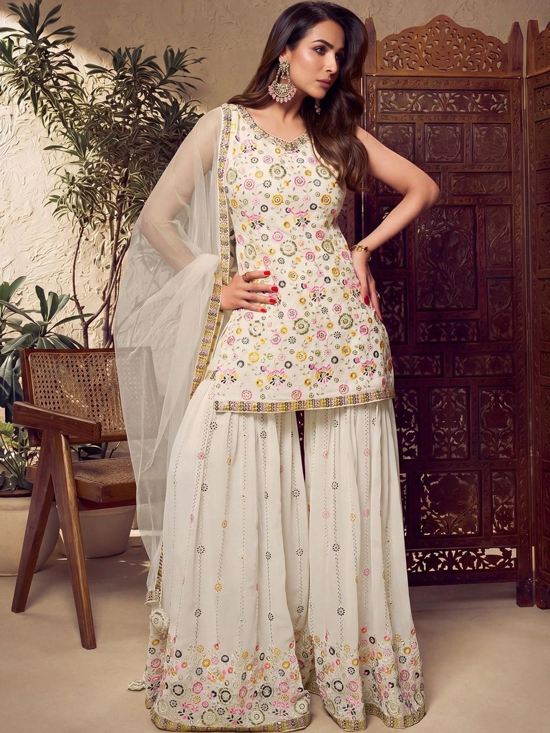 Floral Multi Thread and Sequins Embroidered Kurta Set