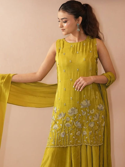 Women Floral Embroidered Regular Thread Work Kurta with Sharara & With Dupatta
