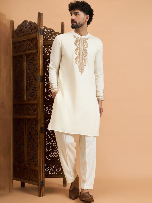 Men's Breathable Festive Paisley Jacquard Detailing Kurta With Bottom
