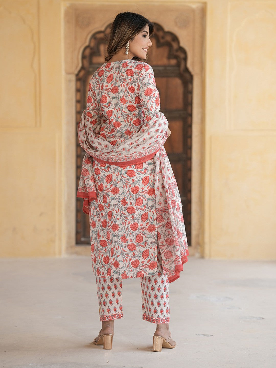 Women Floral Printed Regular Thread Work Pure Cotton Kurta with Trousers & With Dupatta