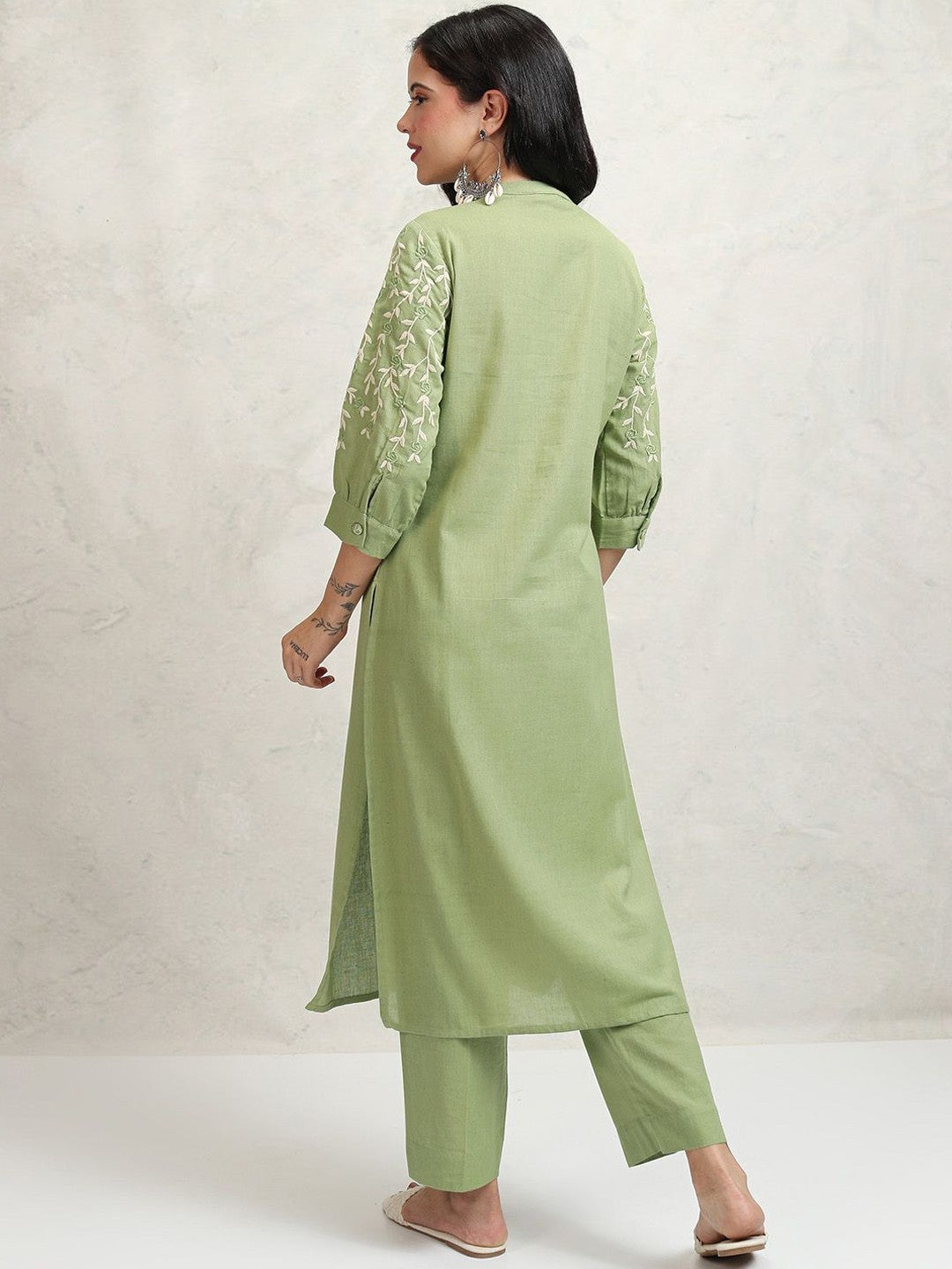 Women Floral Embroidered Regular Thread Work Pure Cotton Kurta with Trousers