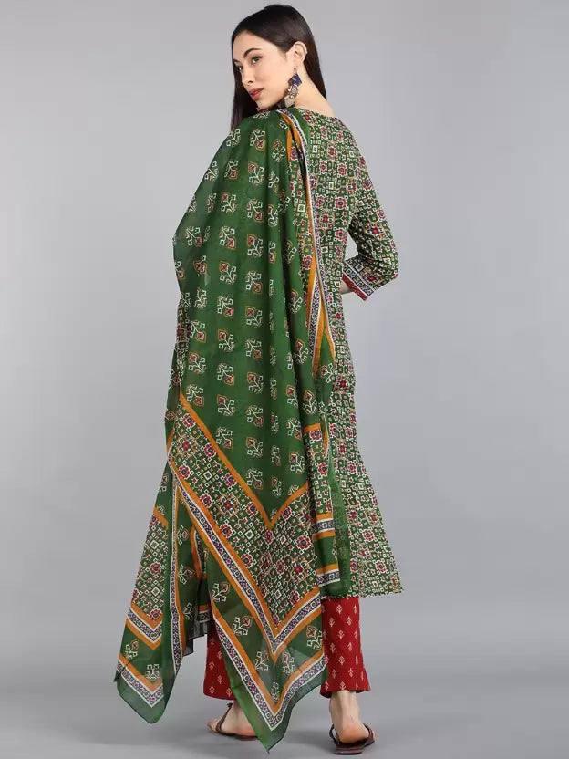 Women Green Pure Cotton Kurta Pant Dupatta Set