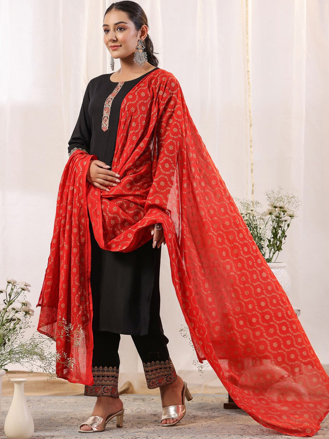 Ethnic Motifs Printed Regular Kurta With Trousers & Dupatta