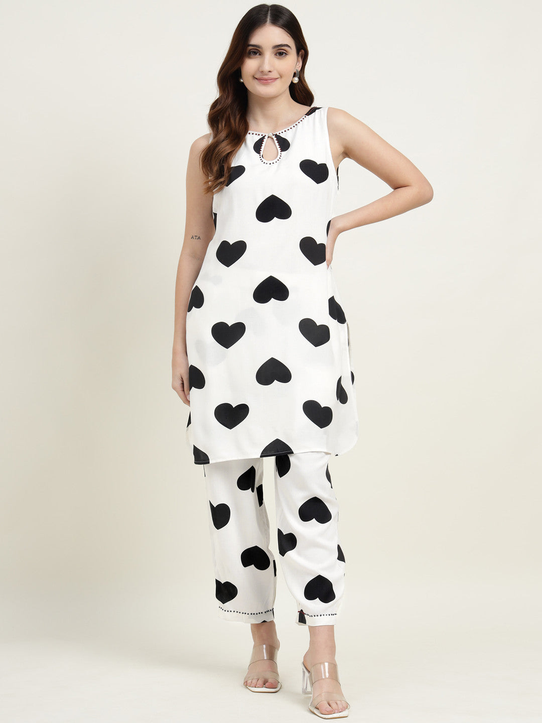 White & Black Heart Printed Sleeveless Pure Cotton Kurta & Pant Set