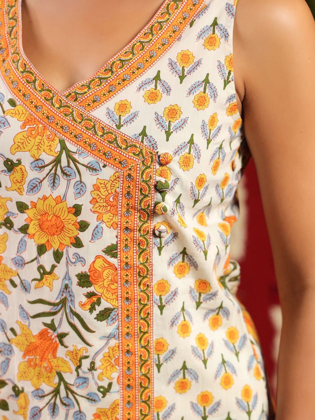 Floral Printed V-Neck Straight Pure Cotton Kurta With Trousers