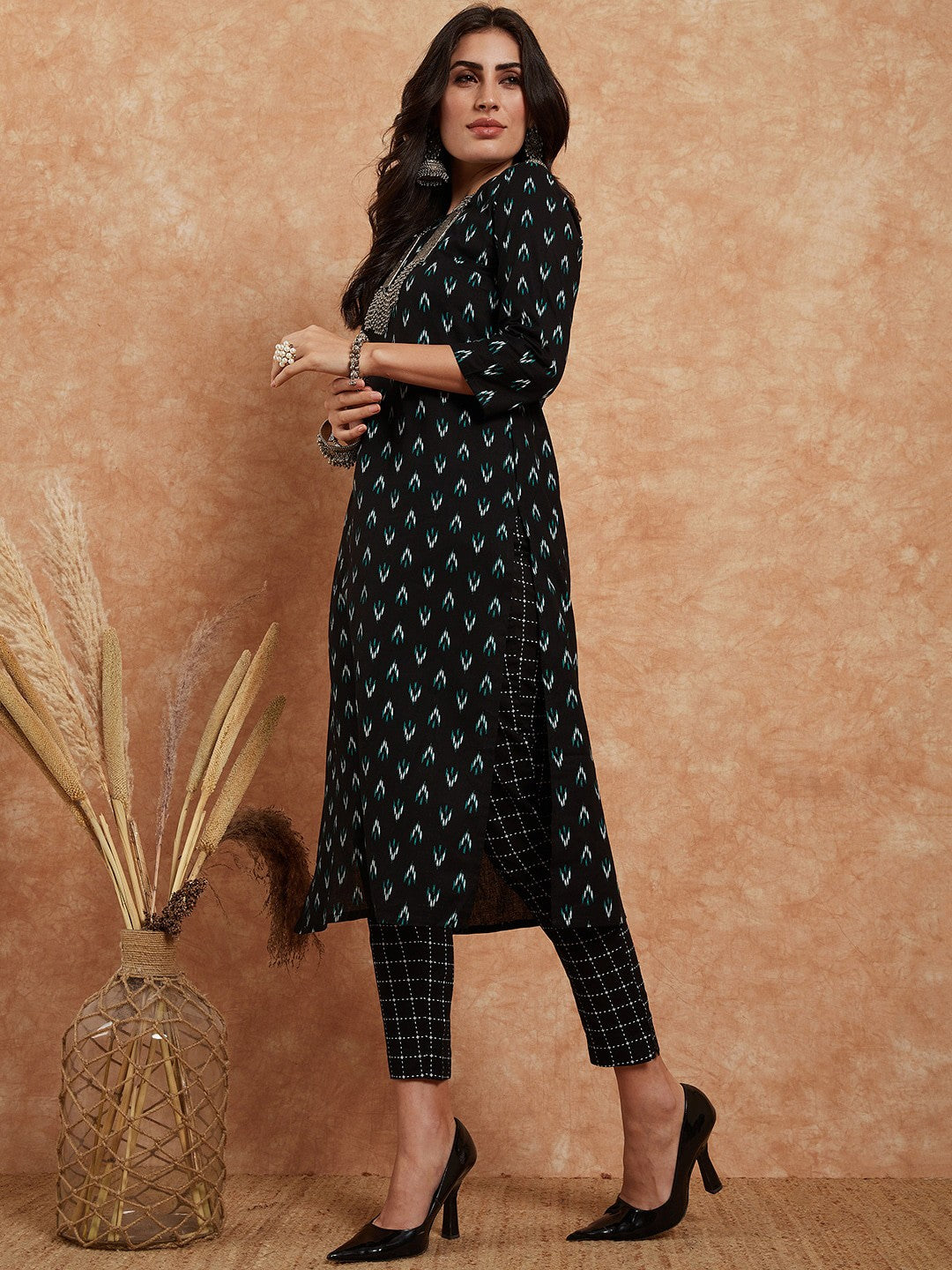 Ethnic Motifs Printed Pure Cotton Straight Kurta With Trouser