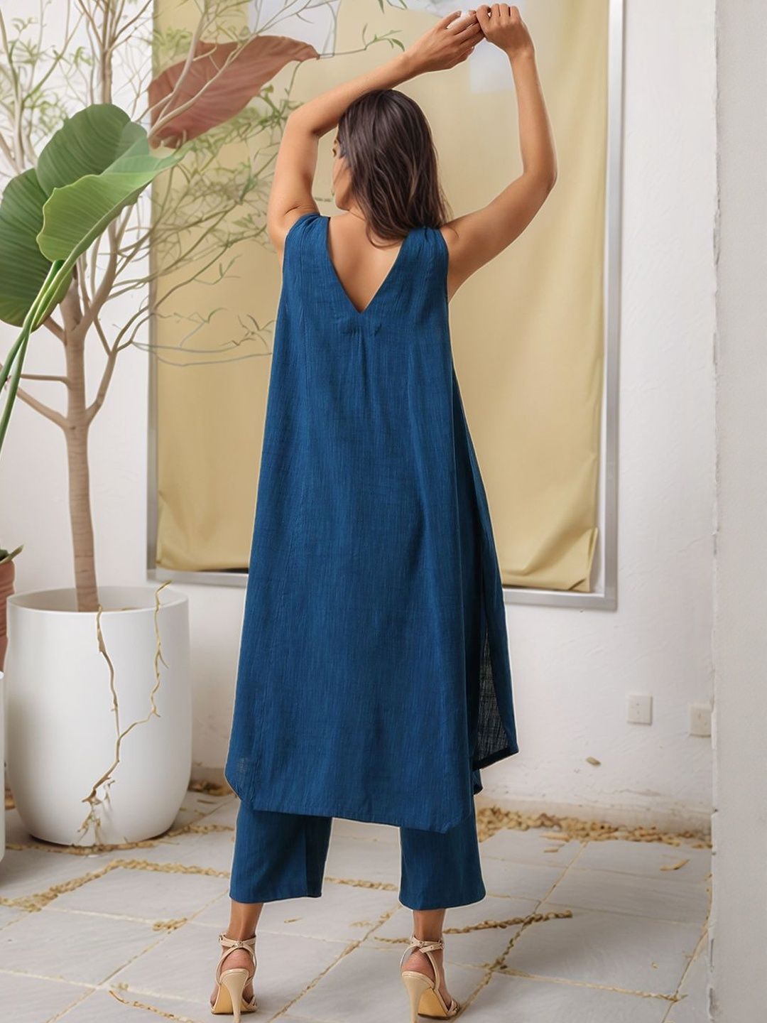 Women Tiered Kurta with Trousers