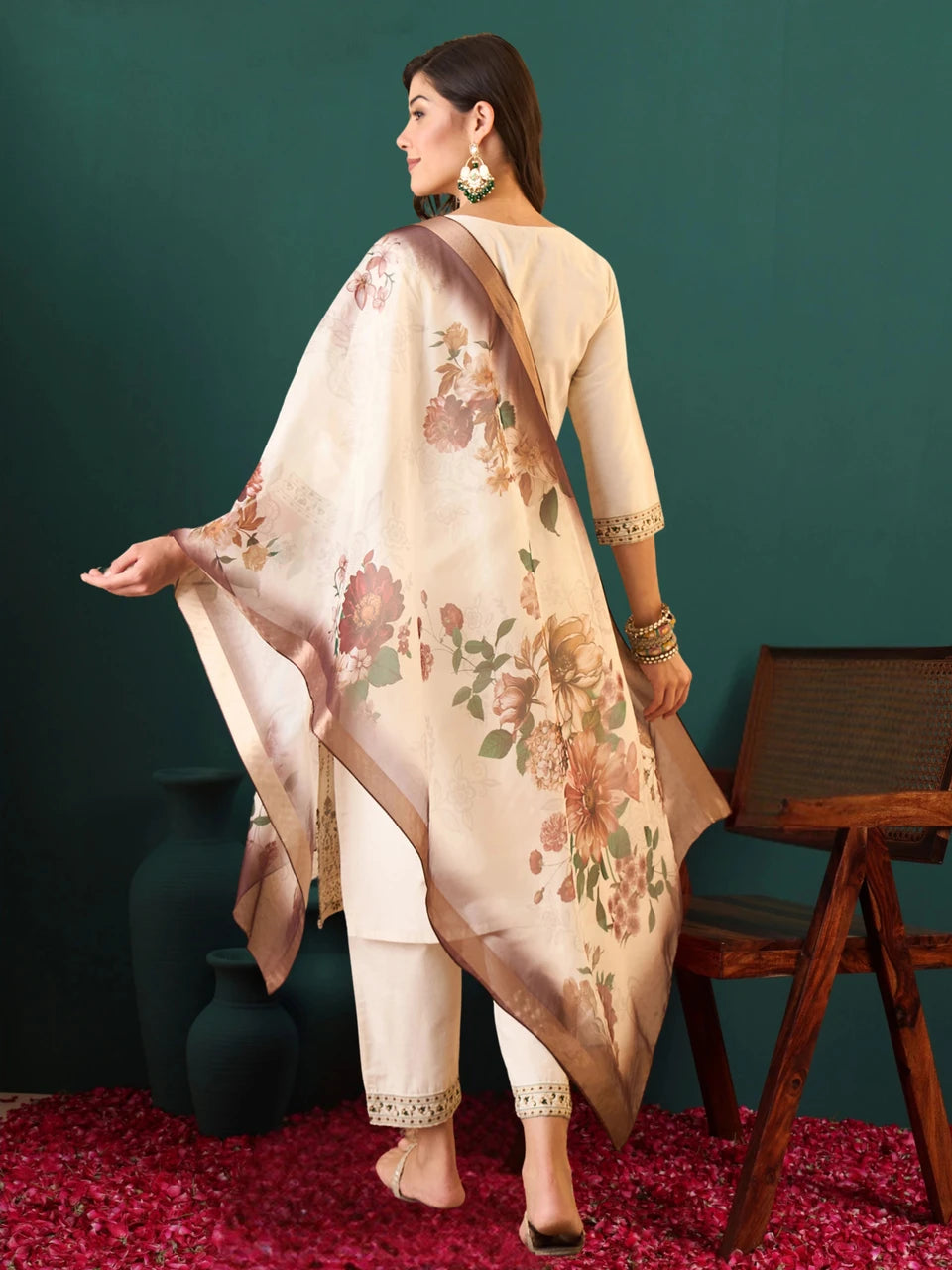 Women Cotton Blend Kurta Pant Dupatta Set