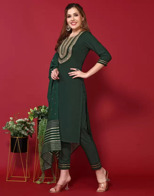 Women Green Cotton Blend, Silk Blend Kurta Pyjama Dupatta Set