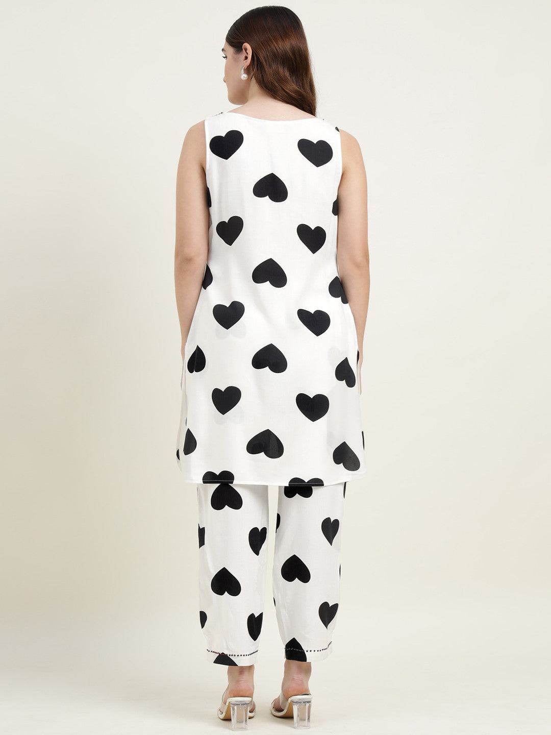 White & Black Heart Printed Sleeveless Pure Cotton Kurta & Pant Set