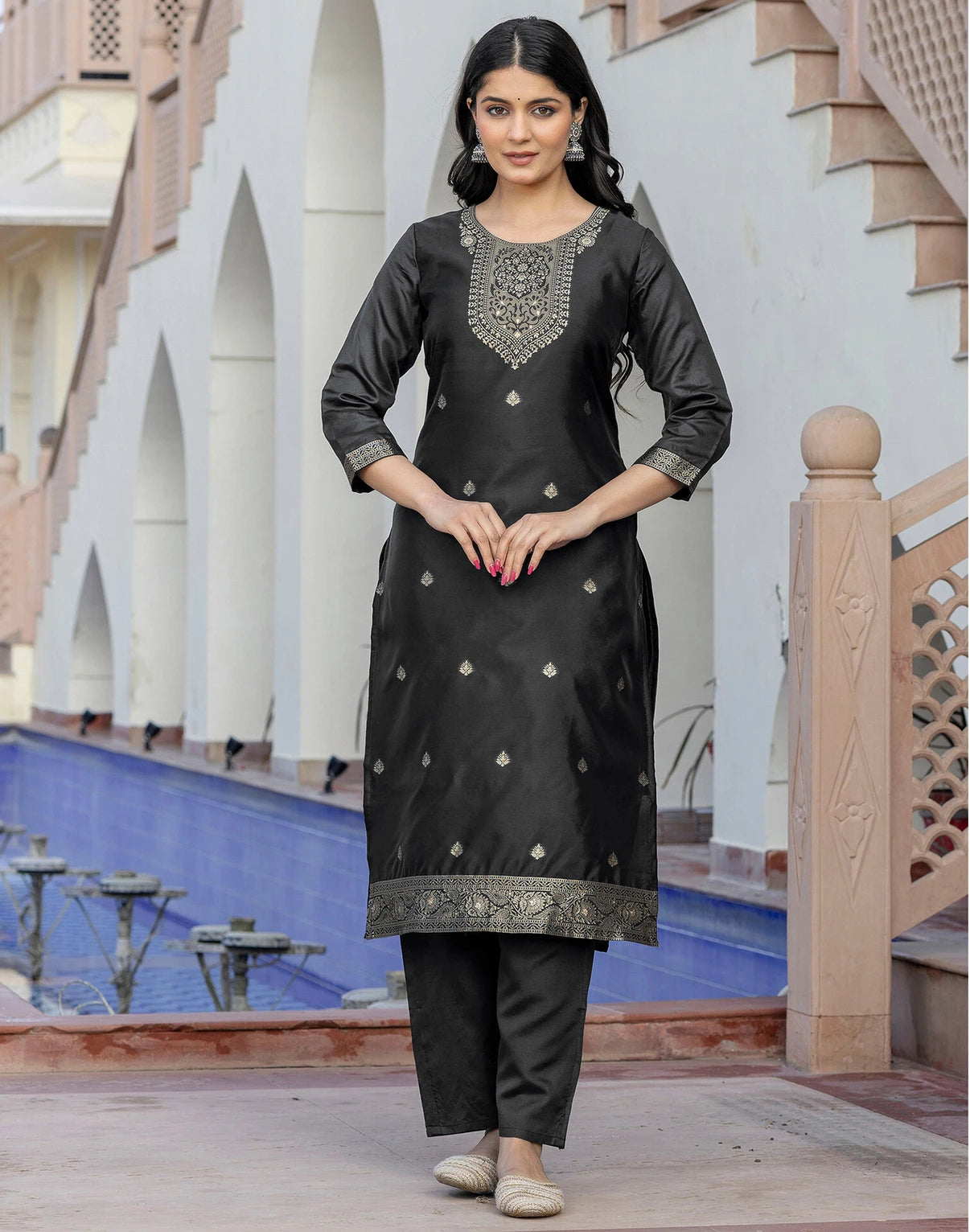 Women Jacquard, Silk Blend Kurta Pant Dupatta Set