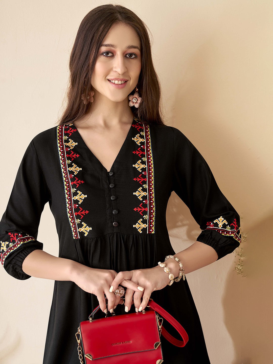 Geometric Embroidered V-Neck Pleated Straight Kurti