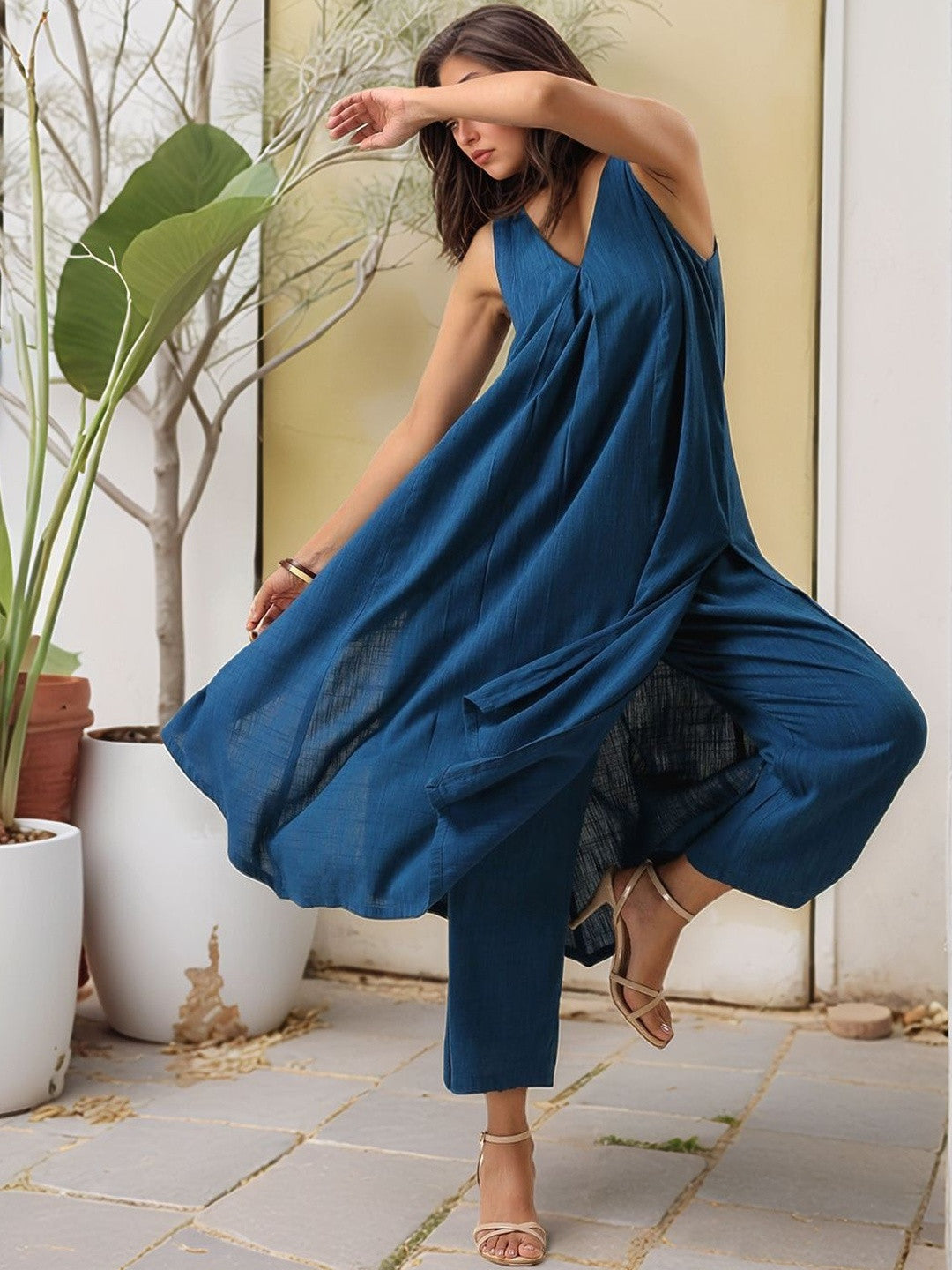 Women Tiered Kurta with Trousers