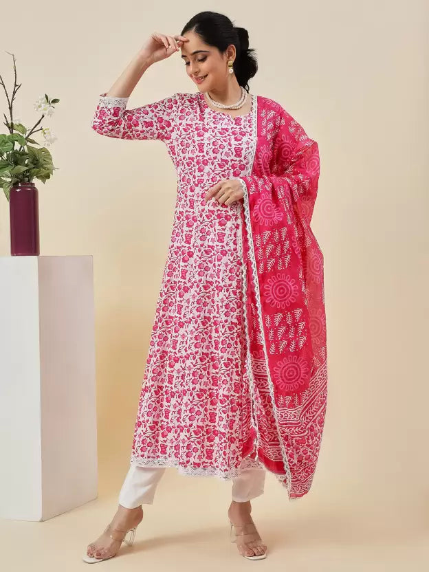 Women Cotton Blend Kurta Pant Dupatta Set