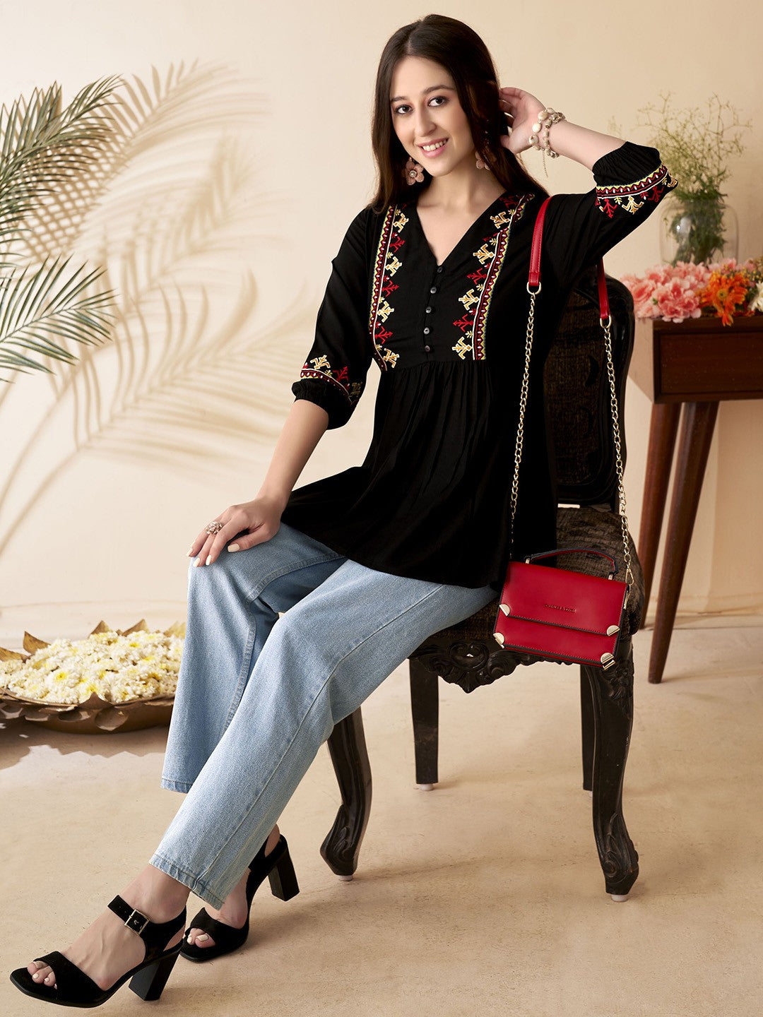 Geometric Embroidered V-Neck Pleated Straight Kurti