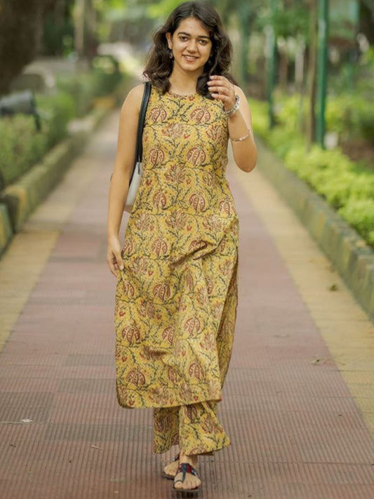 Floral Printed Straight Kurta with Trousers