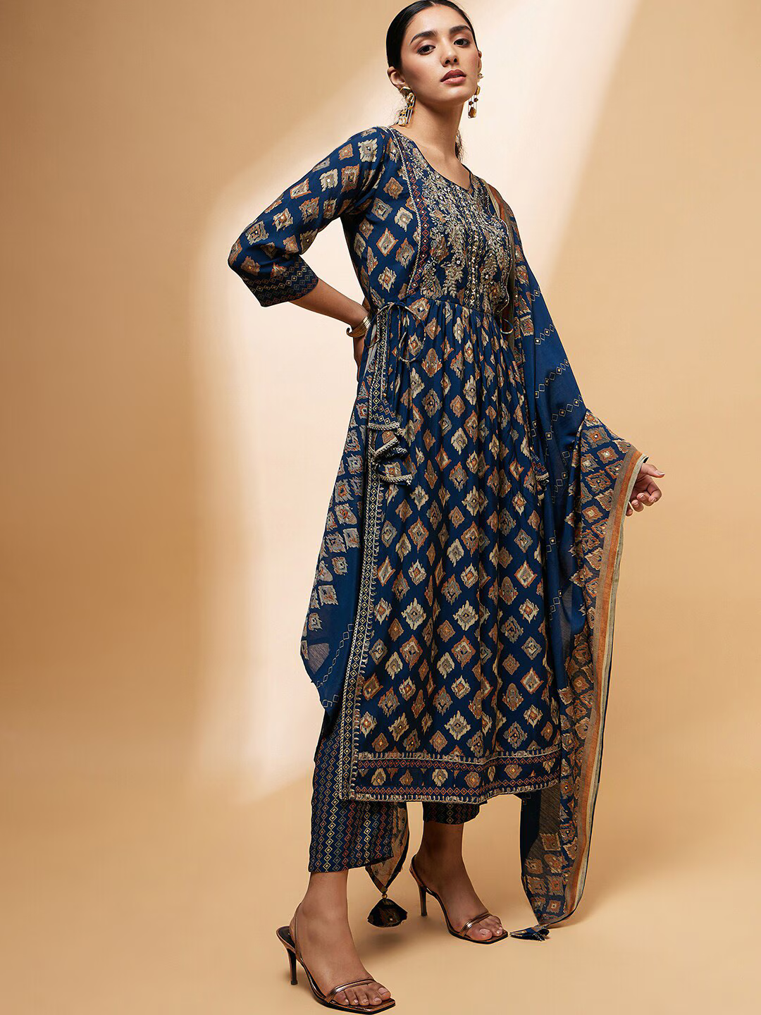 Ethnic Motifs Printed Kurta With Trousers & Dupatta