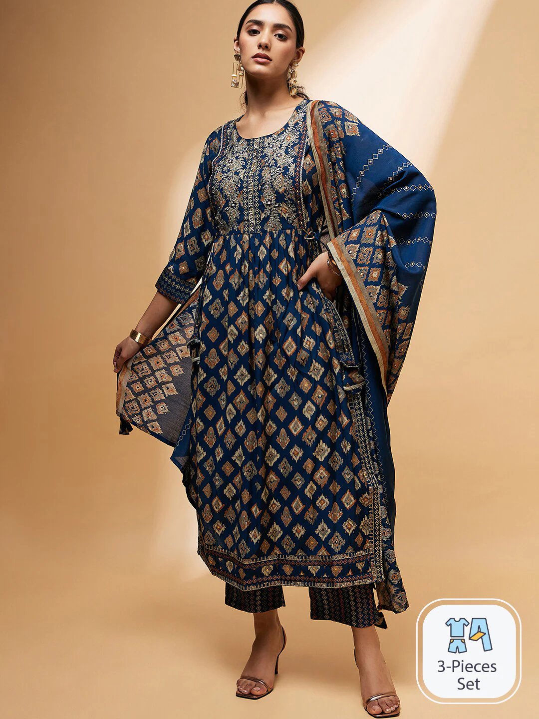 Ethnic Motifs Printed Kurta With Trousers & Dupatta